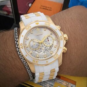 Invicta Men’s Pro Diver Chronograph Gold Watch with white Dial